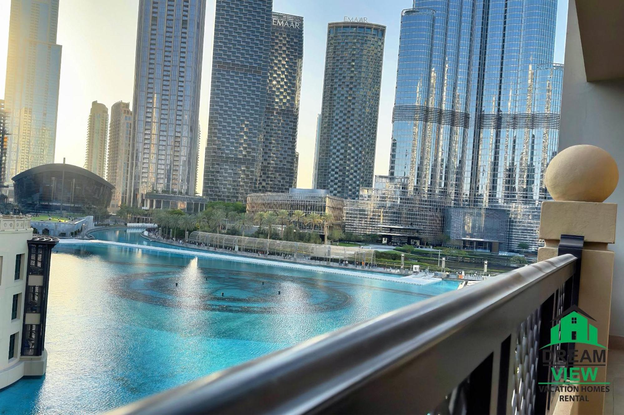 Full View Burj Khalifa And Fountains -souk Al Bahar- Dream View Dubai