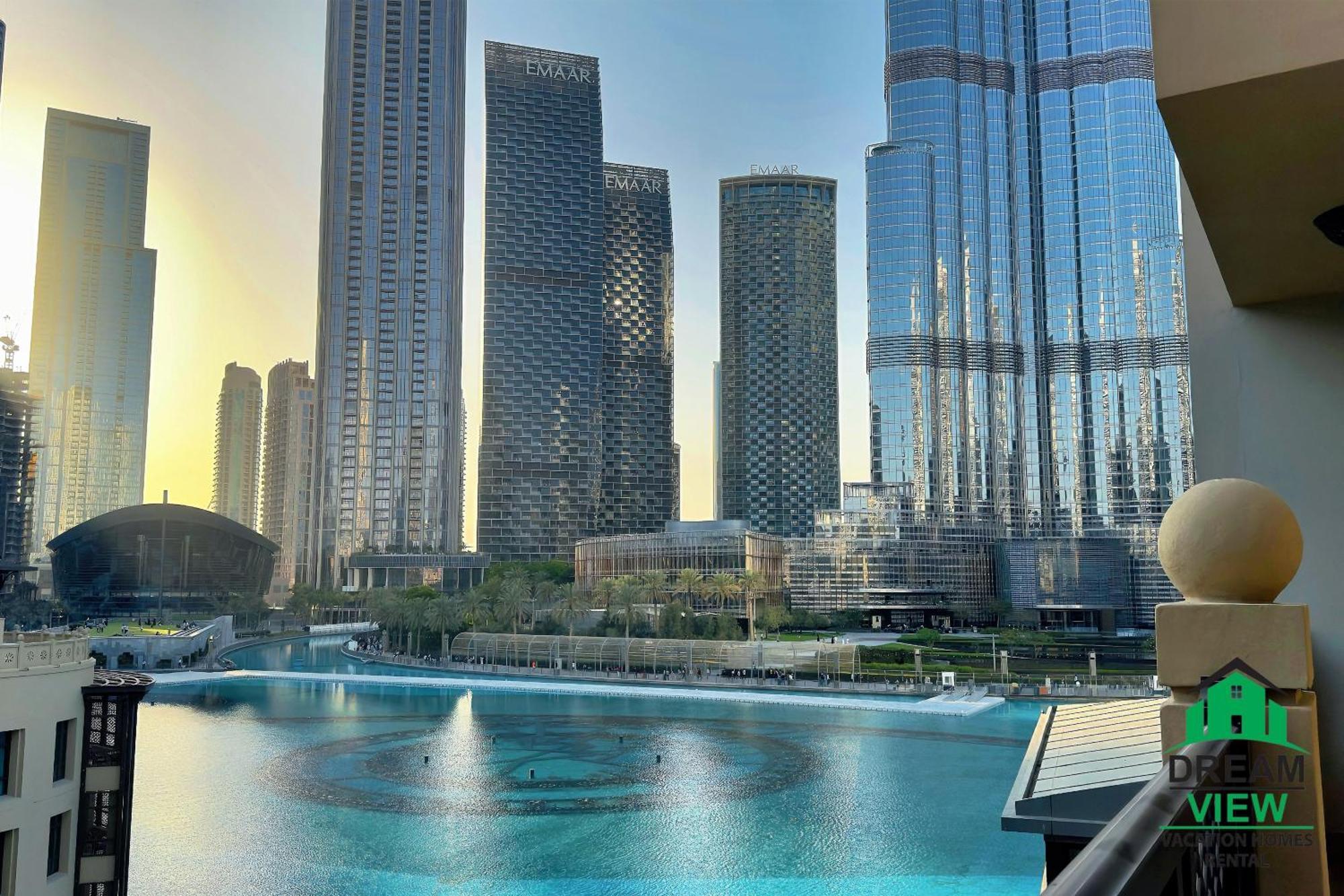 Full View Burj Khalifa And Fountains -souk Al Bahar- Dream View * Dubai